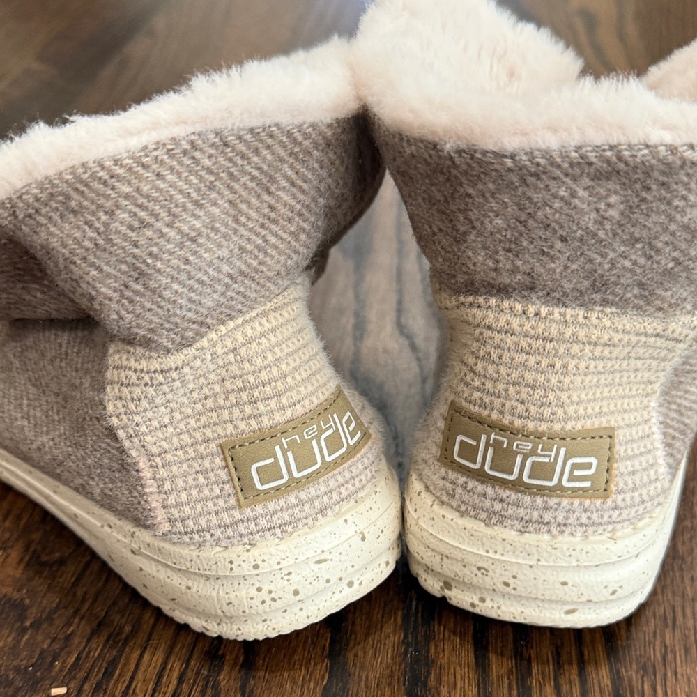 Hey Dude Britt Fur Lined Lace Up Booties Nut Women's Size 6 EU 37 - Picture 5 of 6